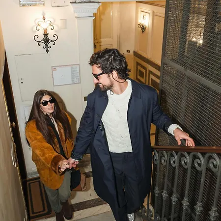 Oda ve Kahvaltı Parisii Luxury Relais 2*