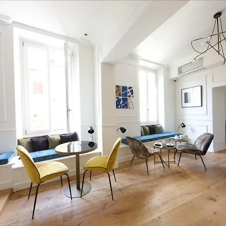 Parisii Luxury Relais 4*